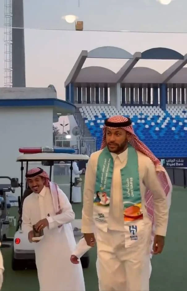 بالصور... نيمار دا سيلفا يحتفل باليوم الوطني السعودي