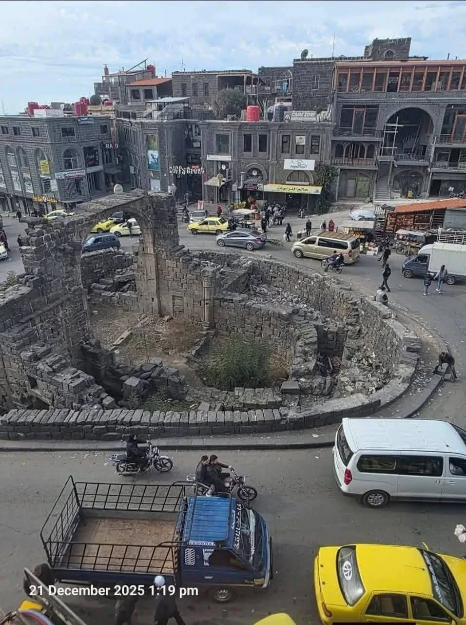 تخريب معلم أثري في دوّار المشـ..ـنقة يثير غضباً واسعاً في السويداء