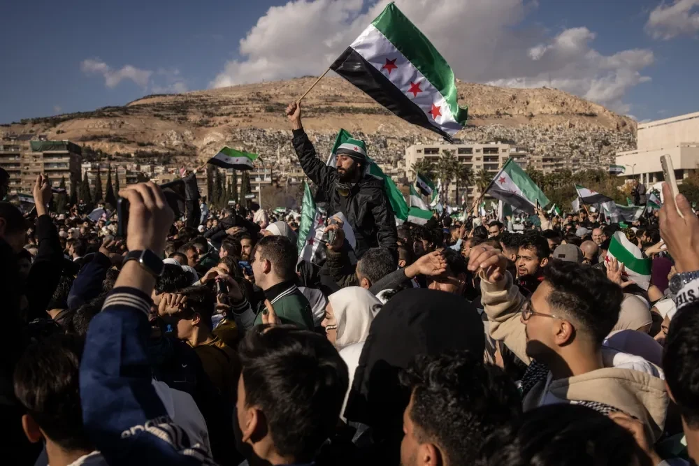 محادثات معـقـدة حول مـصير القـوات الكـ.ـرد.ية في سوريا: خطوات نحو اتفاق محتمل