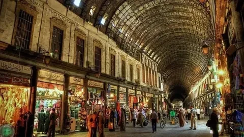 صناعيون: ازدحام أسواق دمشق "وهمي" ومبيعات عيد الأضحى تهبط 90% رغم انخفاض الأسعار