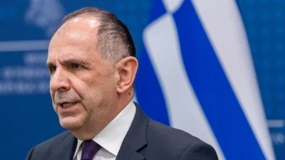 وزير خارجية اليونان: مستعدون للمساهمة في إعادة إعمار سوريا وندعو لاحترام وحدتها