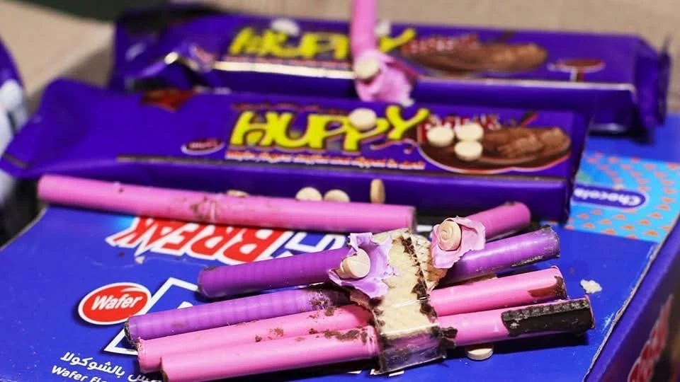 ضبط مستودع بسكويت محشو بالكبتاغون معد للتصدير في ريف درعا