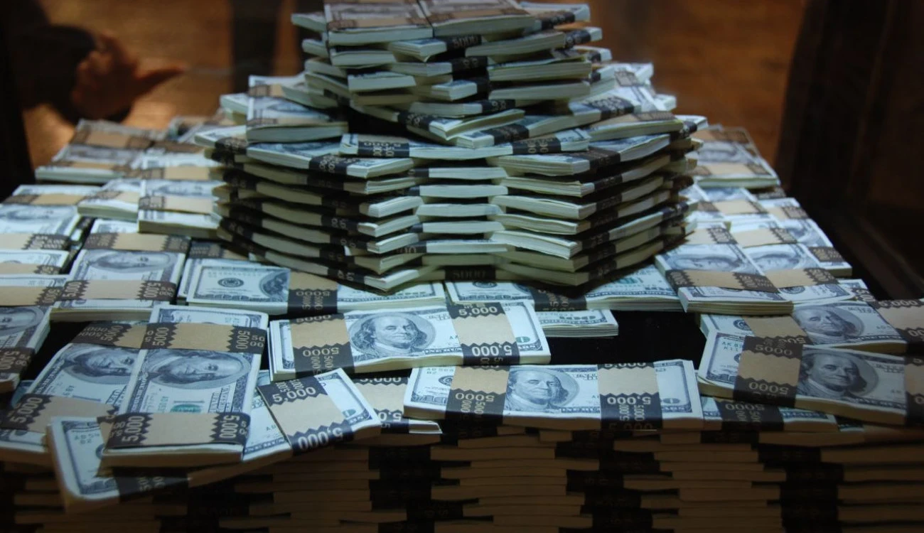 صدمات اقتصادية ضخمة: أغنى 3 أشخاص في العالم يخسرون أكثر من 80 مليار دولار في يومين