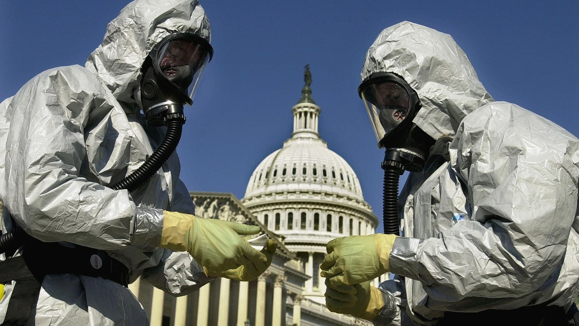 تطوير سلاح أمريكي يحوّل جيوش العدو إلى مثلـيين: قصة قنبلة المـثلية