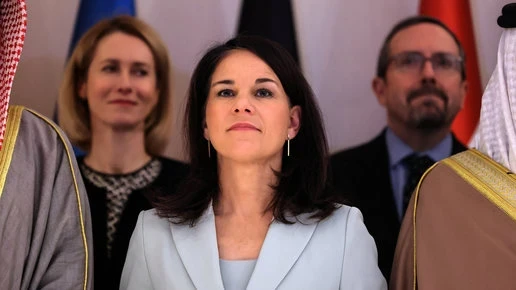 وزيرة الخارجية الألمانية تكشف عن تعرضها للتحـ.ـ رش: "واقعة صادمة ما زلت أراها بوضوح بعد عقود"