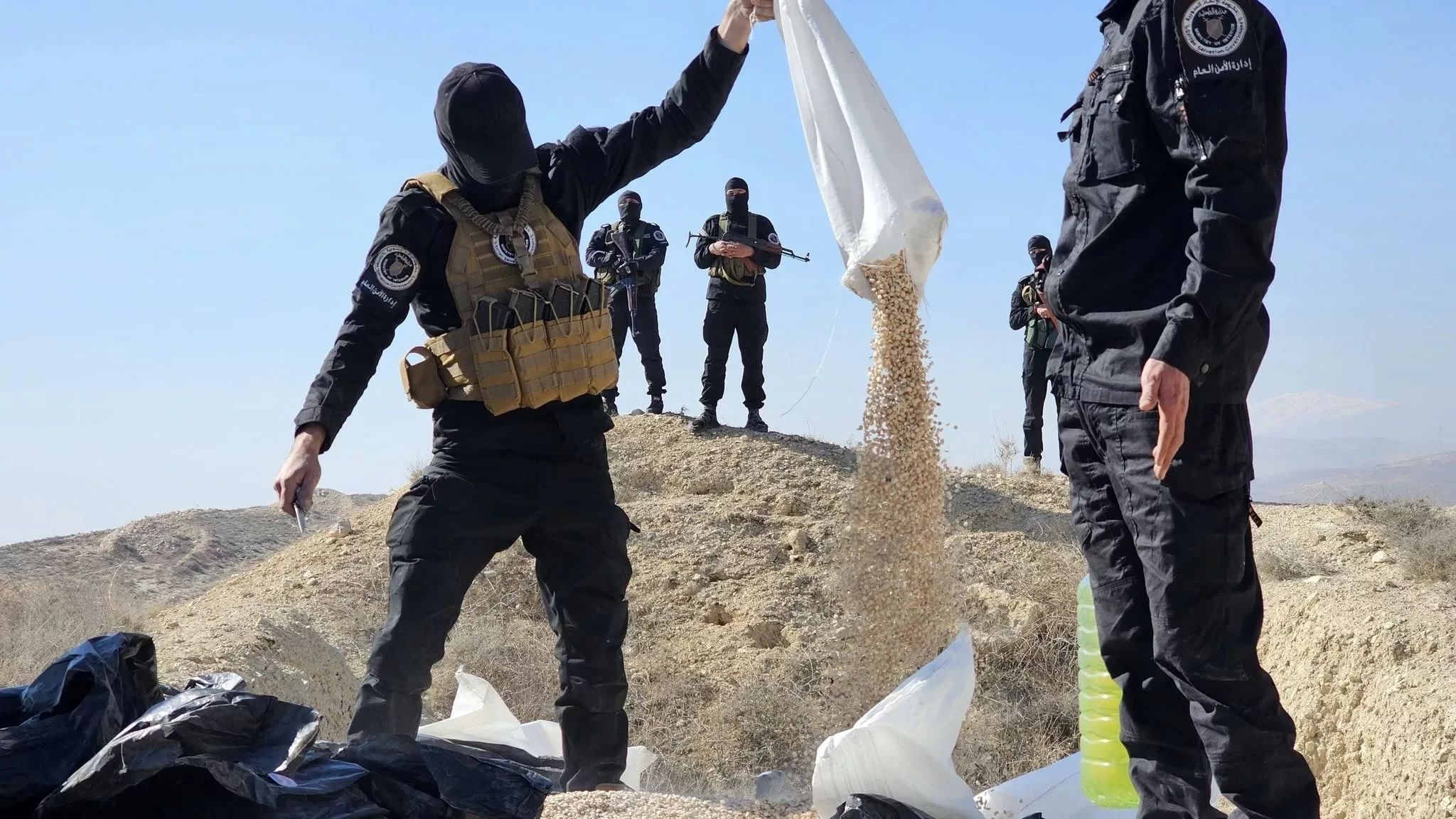 تجارة الكـ.ـ بتاغـ.ـ ون مستمرة بسوريا رغم الجهود.. باحثون: لا حل دون تعافٍ اقتصادي شامل