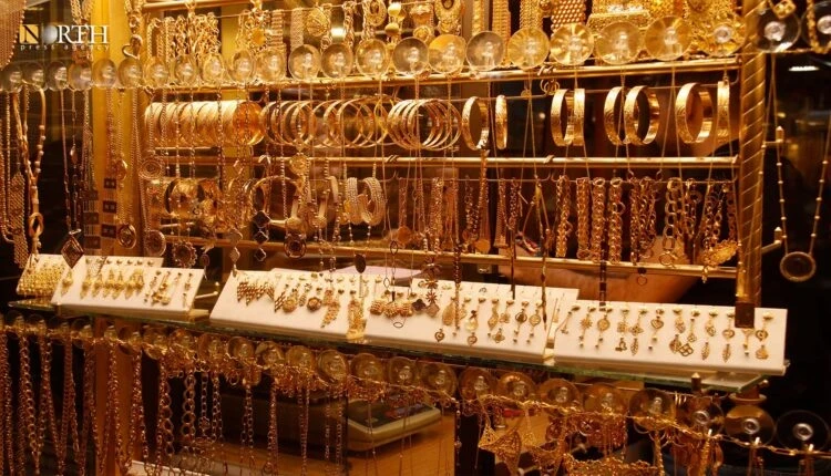 صعود أسعار الذهب عالمياً وسط تراجع الدولار وترقب بيانات التضخم الأميركية