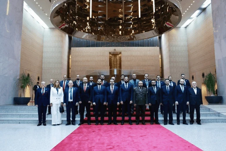 بعد 13 عامًا من الركود.. هل تنجح الحكومة السورية الجديدة في إنعاش القروض الإنتاجية وتحريك الاقتصاد؟