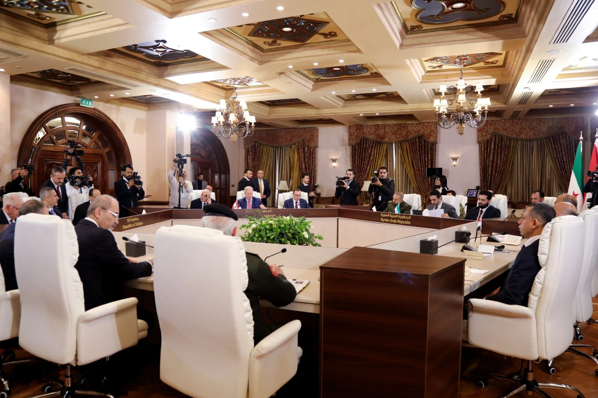 اجتماع إقليمي في عمّان لبحث التعاون بين دول جوار سوريا ومواجهة التحديات المشتركة