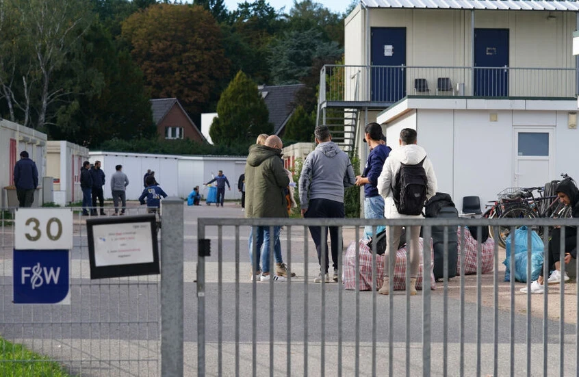 النمسا تؤجل ترحيل لاجئ سوري بسبب إغلاق الأجواء بعد التصعيد بين إيران وإسرائيل