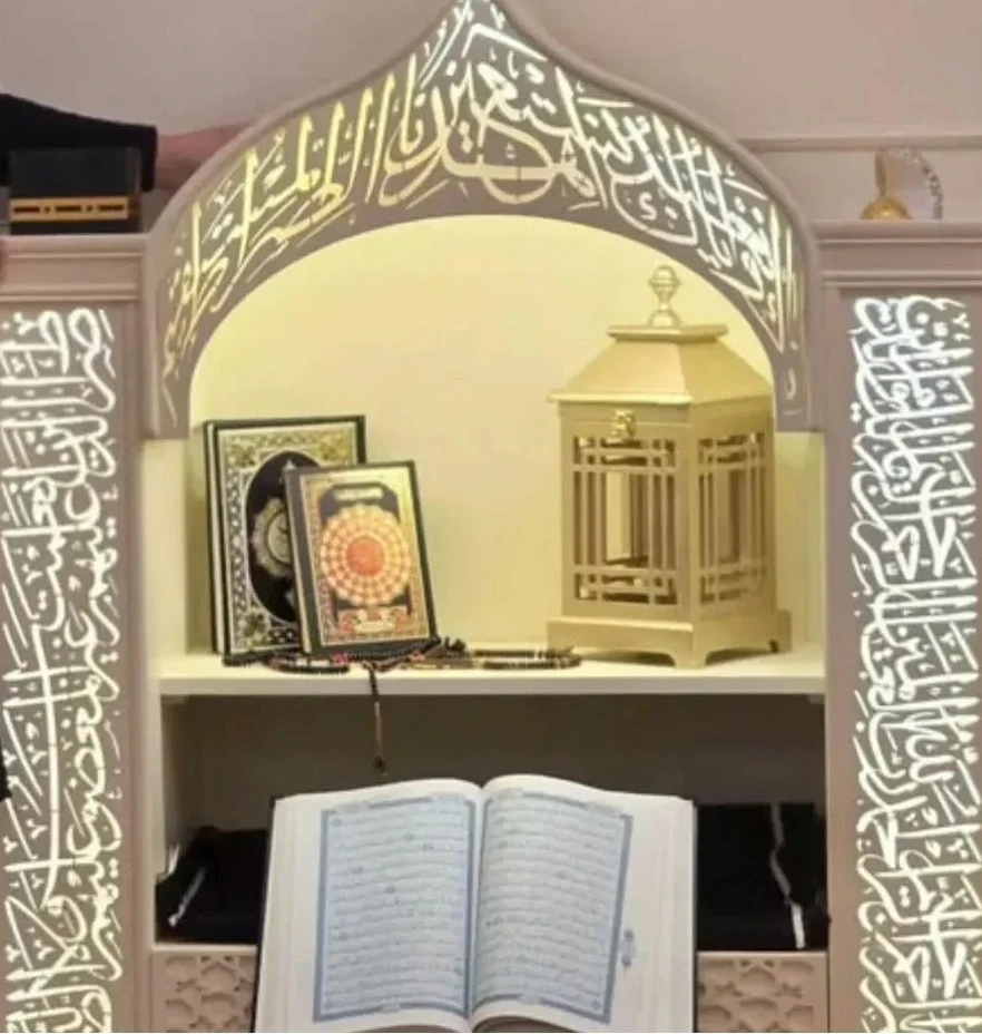 تامر حسني يرد بطريقته على تصريحات بسمة بوسيل حول التزامه الديني – صور تثير ضجة