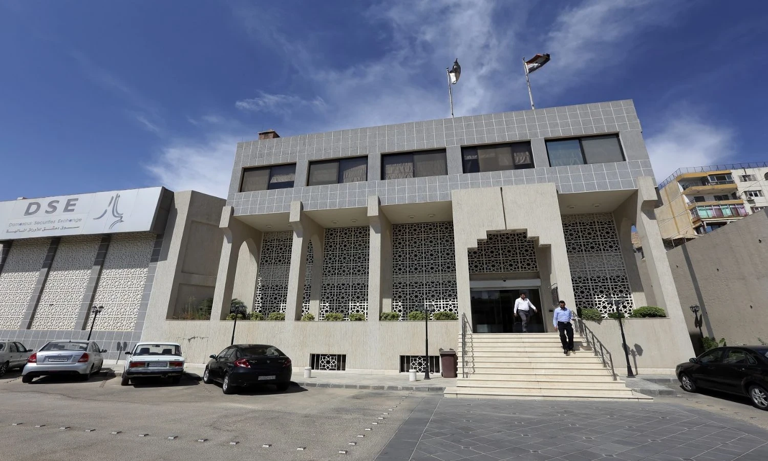 تحرك رسمي لتحديث قانون التأمين في سوريا