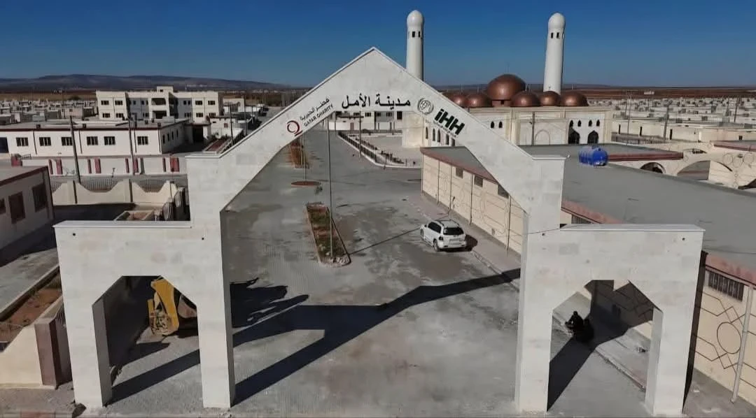 وزيرة قطرية تصل إلى إعزاز لافتتاح مشروع "مدينة الأمل" السكنية للنازحين