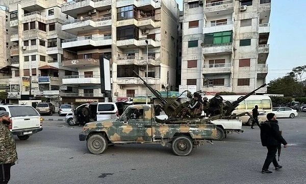 اشتباكات وقصف في ريف السويداء تثير موجة نزوح ومخاوف من تصعيد جديد جنوب سوريا