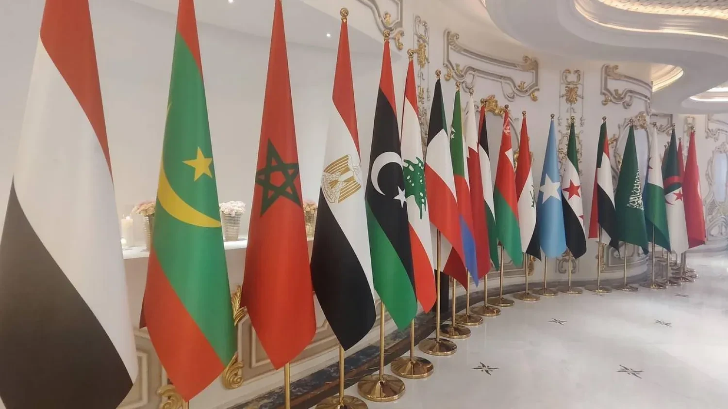 القمة العربية في بغداد تبحث قراراً سياسياً جديداً بشأن سوريا ودعم عربي للتعافي والانتقال السياسي