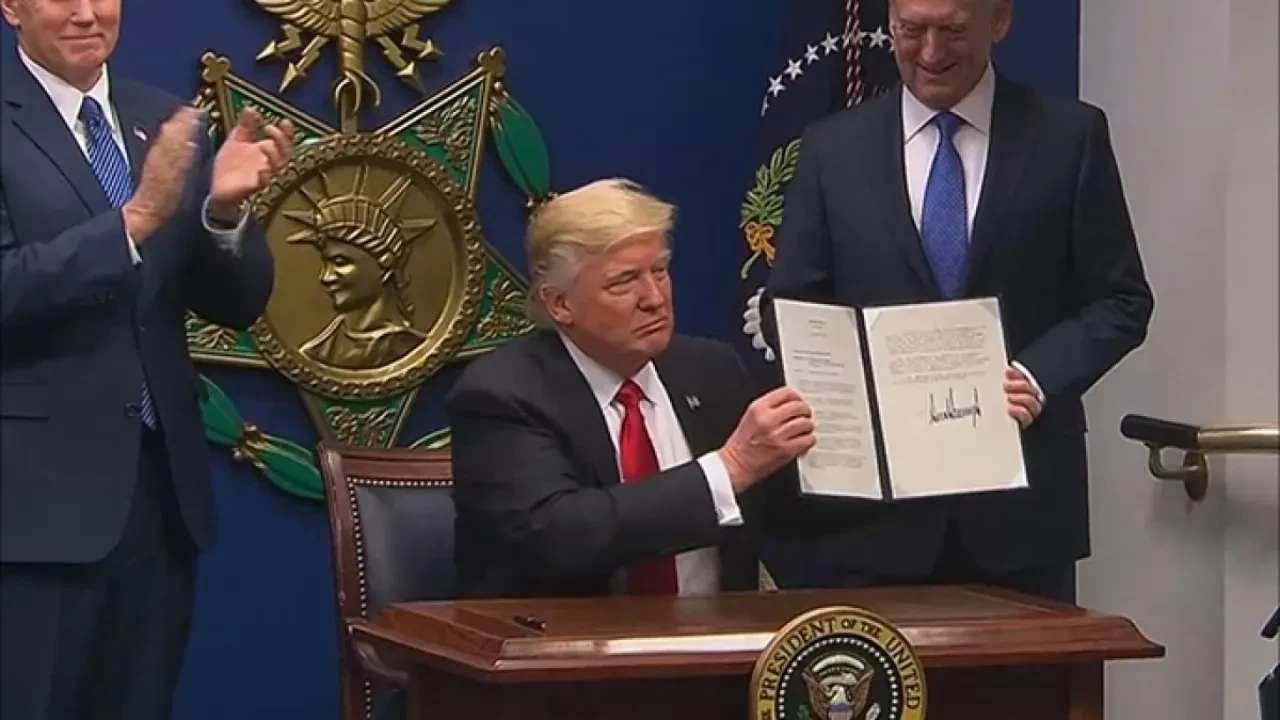 واشنطن تدرس توسيع حظر السفر ليشمل مواطني 36 دولة جديدة