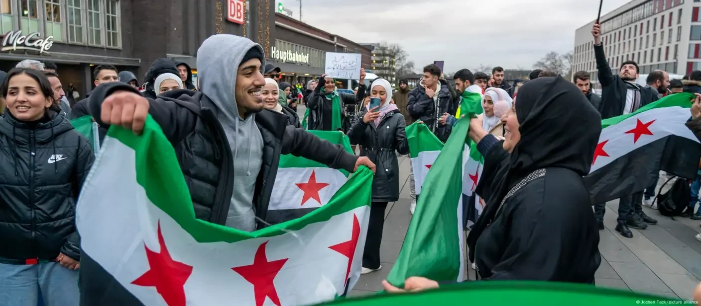 تفسير رؤية العودة الطوعية إلى سوريا في المنام: بين الحنين والبحث عن الأمان