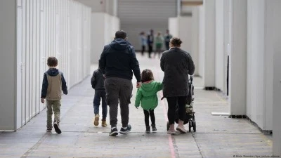 ألمانيا تقر قانوناً جديداً لتعليق لمّ الشمل لعامين لحاملي الحماية الفرعية