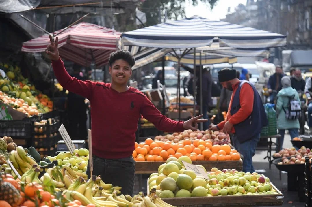 وفـرة خضار وفواكه في أسواق دمشق بعد فـتح المـعابر الأردنـية