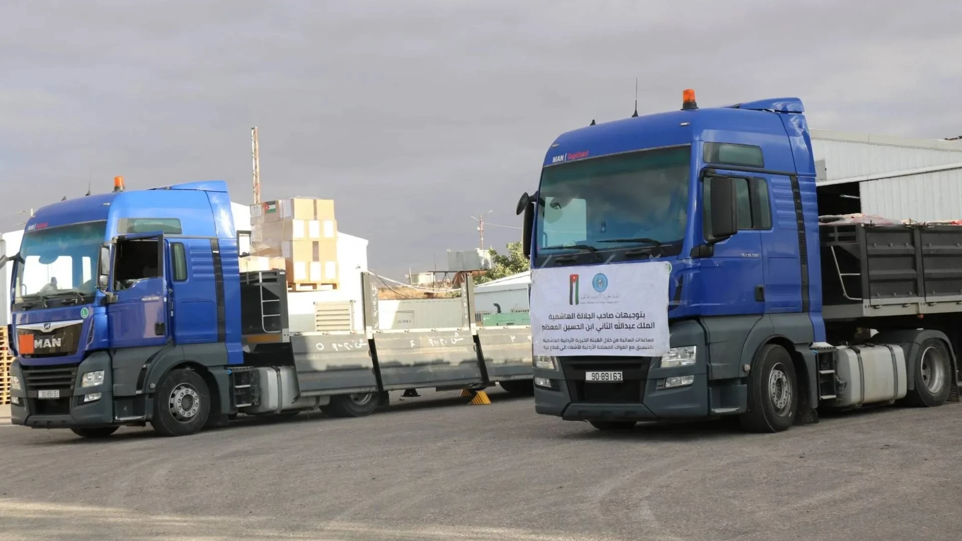 قافلة مساعدات أردنية تضم 51 شاحنة تتجه إلى سوريا