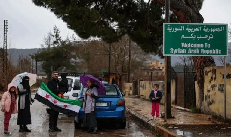 400 ألف لاجئ سوري يعودون منذ سقوط النظام.. والحكومة تغلق مخيم الركبان