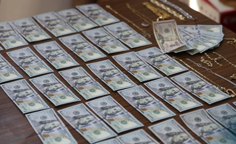 القبض على مشتبهين بسرقة 20 ألف دولار ومصاغ ذهبي في دمشق