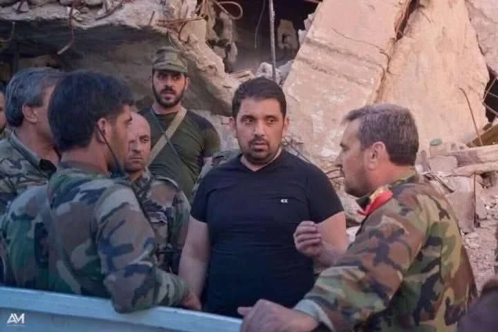 غضـ.ـب في حي التضـامن بدمشق بعد ظـهور فـ.ـادي صقر مجـددًا: هـ.ـل يعود الفصيل المـ.ـسـ.ـلـ.ح تحت رعاية السلطة؟