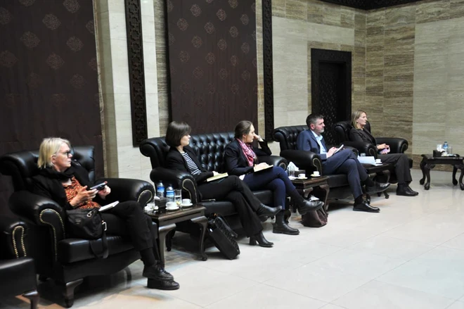 تعزيز التعاون الصحي بين سوريا والنرويج: ماهر الشرع يلتقي نائب وزير خارجية النرويج