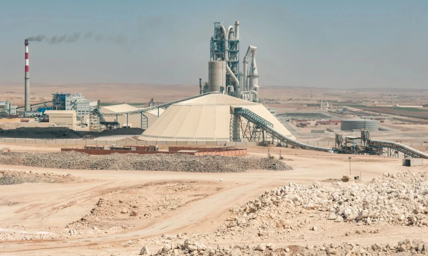 رئيس اتحاد عـمال البـناء في سوريا: حـان الوقت لإيـقـاف مـعـملي إسـمنت طرطوس وحماة