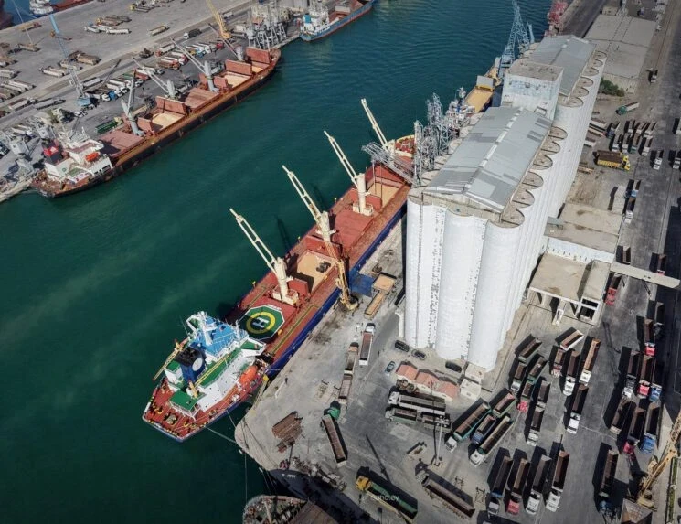 وصول ثلاث بواخر محمّلة بـ70 ألف طن قمح إلى مرفأ طرطوس