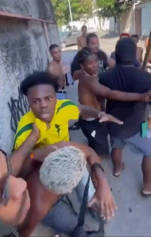 بالفيديو... انهيـار يوتيوبر شهير بعد مقلب اختـطـافـه