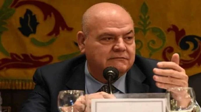 الدكتور عمرو سالم يكـ.ـشف فضـ.ـائح فـ.ـساد كـبيرة حول المنصة وسعر الصرف