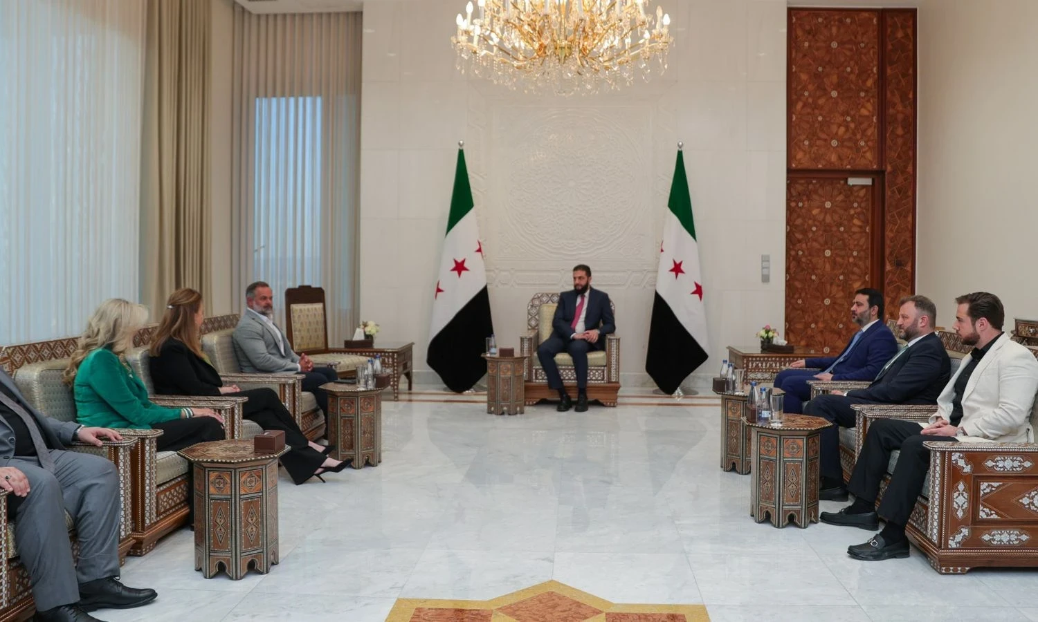 عضو في الكونغرس الأمريكي: لقاء الرئيس أحمد الشرع يفتح آفاقاً جديدة للتعاون ويطرح رؤية لسوريا ما بعد الحرب