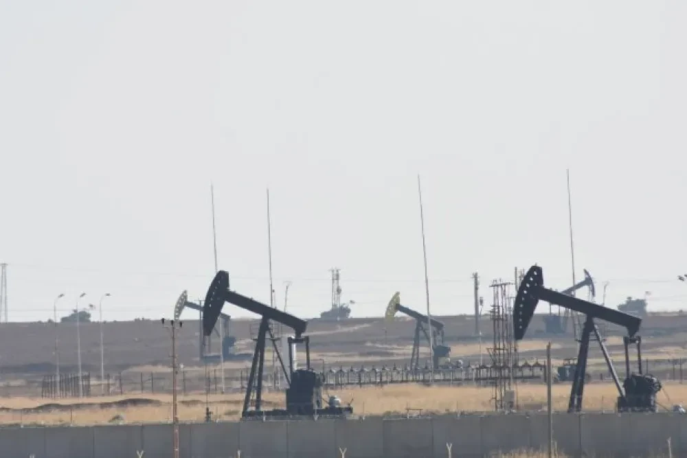 سوريا وقوات سوريا الديمقراطية تتوصلان لاتفاق لتقاسم إنتاج النفط في شمال شرقي البلاد