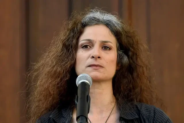 لمى عباس تعتـرف بمـسـؤوليتـها عن الاعتـ.ـد.اء على مي سكاف وتدعي التعـ.ـرض للتهـ.ـديد