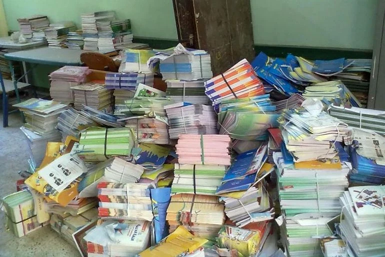 صحفي ينتقد طلاب جامعة حلب: لا تحرقوا كتب النظام بل حللوها!