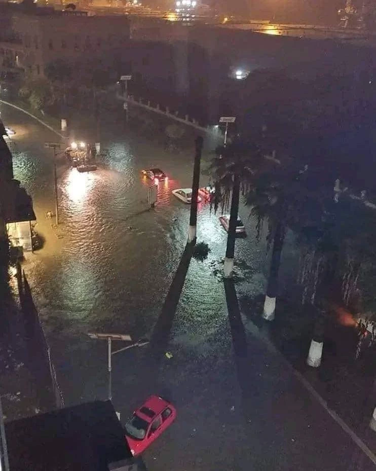 غـ.ـرق طفلة صغيرة بفوهة الصرف الصحي