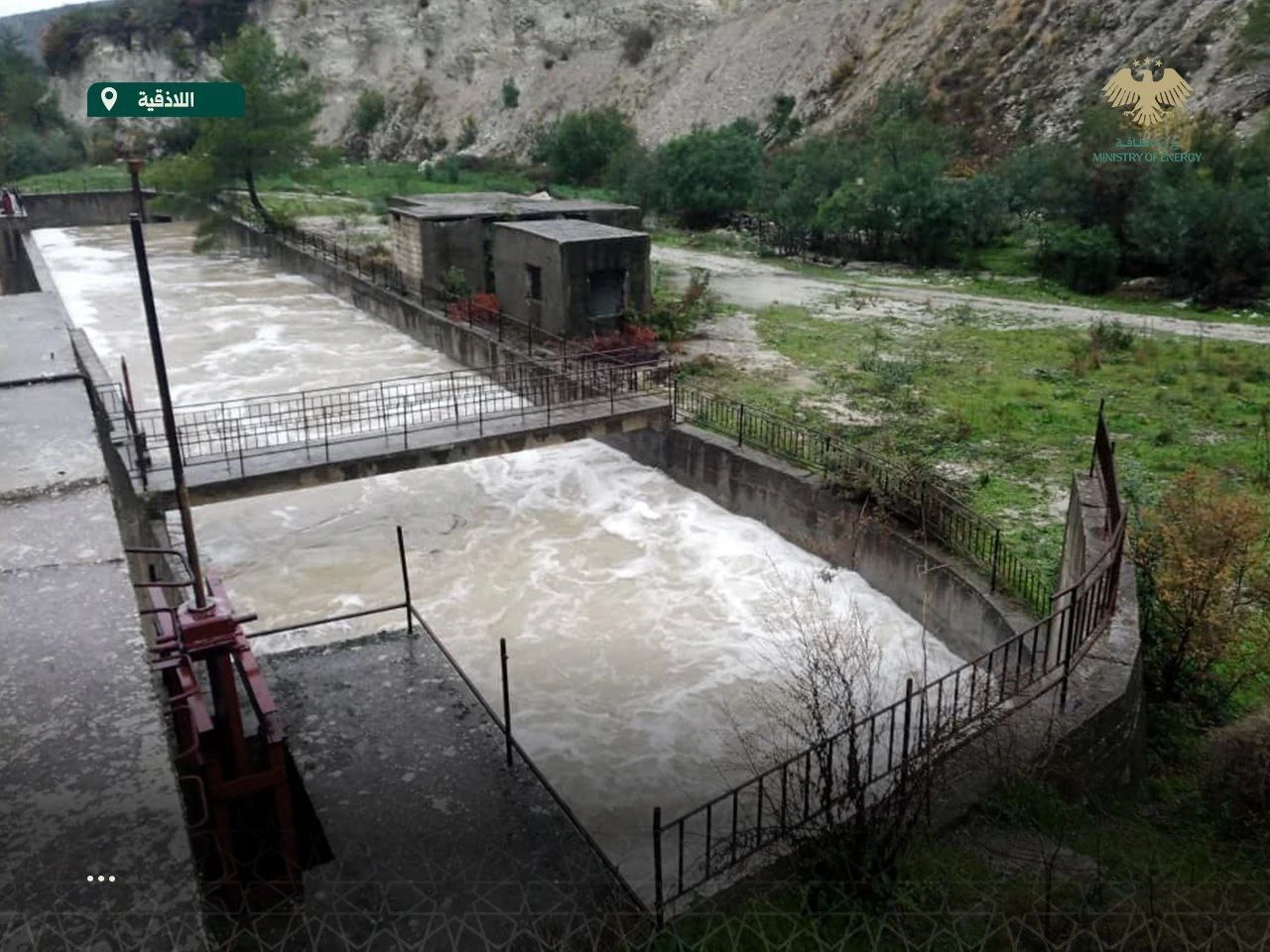 استجابة ميدانية عاجلة لمعالجة آثار العاصفة المطرية في اللاذقية