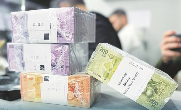 تحسن ملحوظ بسعر صرف الليرة السورية عند افتتاح يوم الأحد