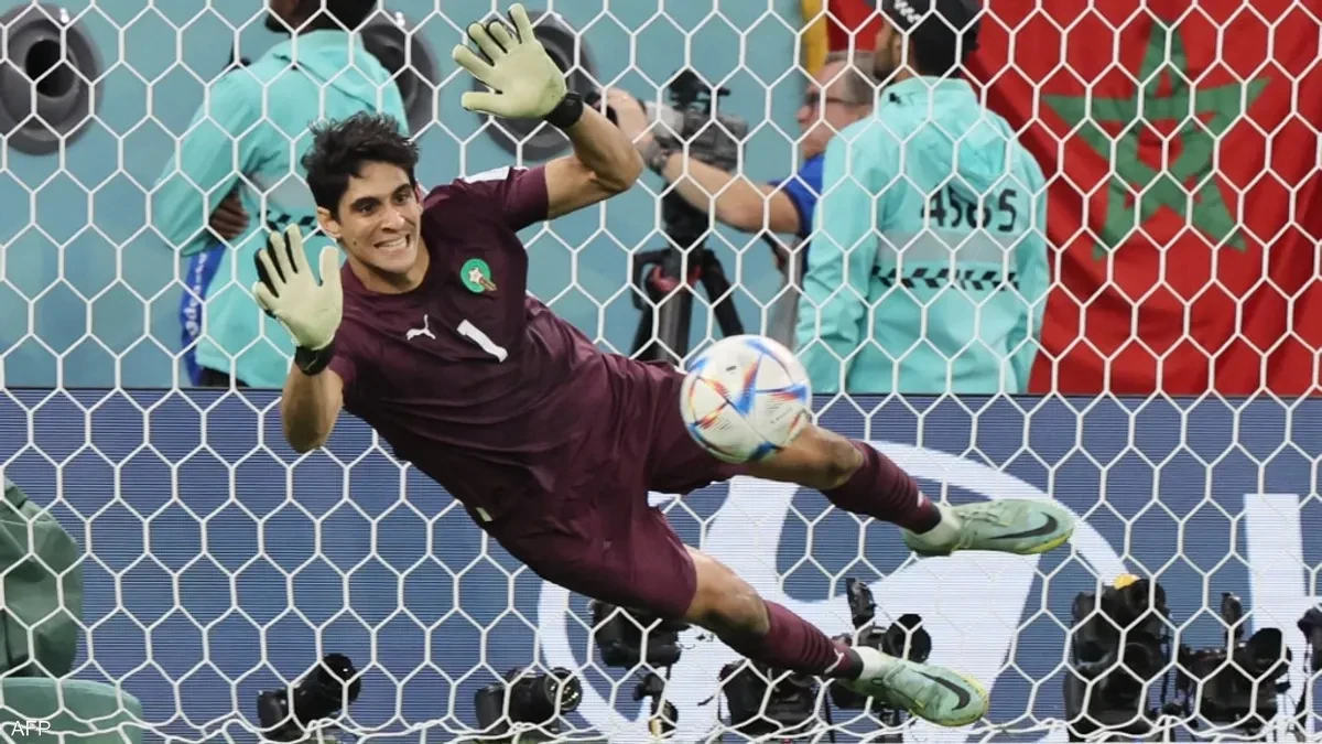 بالفيديو.. كيف أحبط الأسد المغربي بونو خطة "الألف ركلة ترجيح" الإسبانية؟