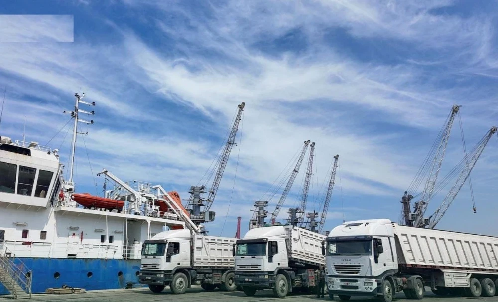 وصول أول باخرة محملة بالشعير إلى سوريا مباشرة بعد رفع العقوبات