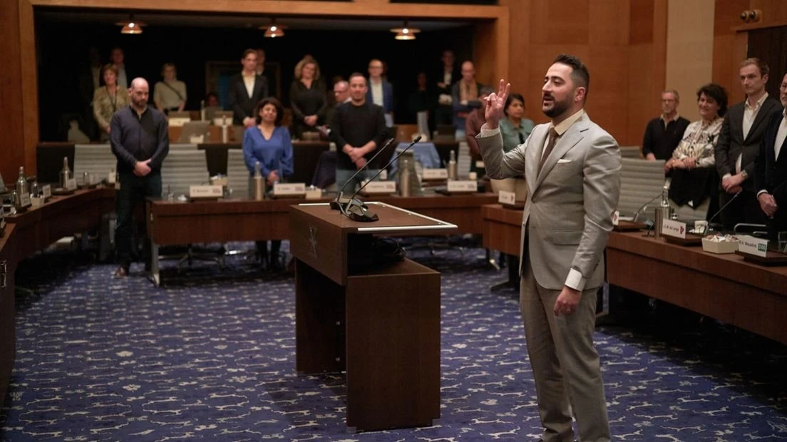 الهولندي السوري مالكيس جاجان يصـبح أصـغر عضـو في مجلس بلدية إنسخديه