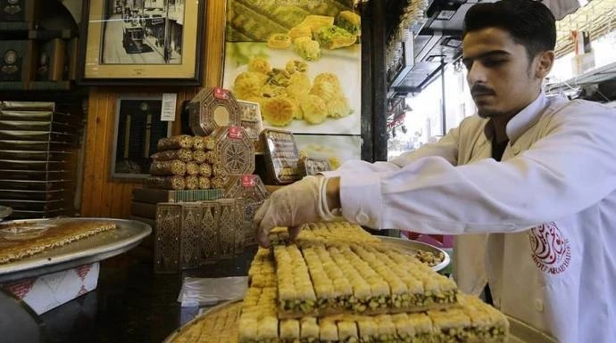 تراجع كبير بأسعار الحلويات في الأسواق السورية مقارنة بالعام الماضي